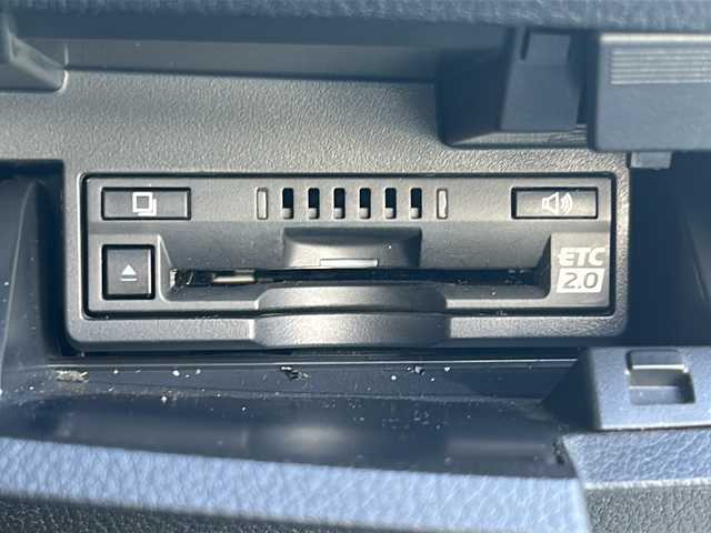 レクサス ＥＳ 300h バージョンL 広島県 2020(令2)年 6.1万km ソニッククォーツ 禁煙/ムーンルーフ/レクサスセーフティシステム/純正12.3インチナビ/CD/DVD/DTV/Bluetooth/Blu-ray/パノラミックビューモニター/デジタルインナーミラー/トランクスポイラー/レーダークルーズコントロール/クリアランスソナー/BSM/三眼LEDオートライト/オートマチックハイビーム/レザーシート/シートヒーター/シートベンチレーション/パワーシート/メモリーシート/ステアリングヒーター/ステアリングスイッチ/パドルシフト/ビルトインETC2.0/AC100V1500W電源/純正18インチアルミホイール/純正フロアマット/純正ドアバイザー