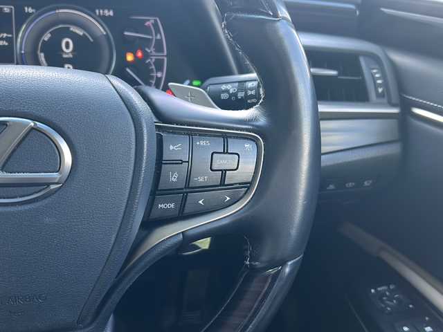 レクサス ＥＳ 300h バージョンL 広島県 2020(令2)年 6.1万km ソニッククォーツ 禁煙/ムーンルーフ/レクサスセーフティシステム/純正12.3インチナビ/CD/DVD/DTV/Bluetooth/Blu-ray/パノラミックビューモニター/デジタルインナーミラー/トランクスポイラー/レーダークルーズコントロール/クリアランスソナー/BSM/三眼LEDオートライト/オートマチックハイビーム/レザーシート/シートヒーター/シートベンチレーション/パワーシート/メモリーシート/ステアリングヒーター/ステアリングスイッチ/パドルシフト/ビルトインETC2.0/AC100V1500W電源/純正18インチアルミホイール/純正フロアマット/純正ドアバイザー