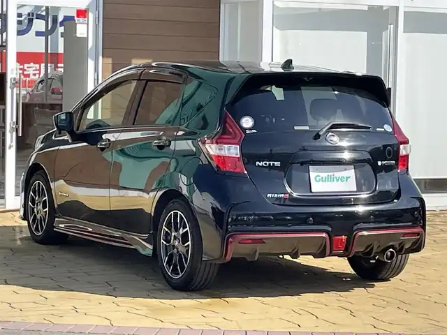 日産 ノート e－パワー ニスモ 宮崎県 2018(平30)年 8.9万km スーパーブラック 純正ナビ・TV・Bluetooth・CD・DVD/全方位カメラ/ETC/ドライブレコーダー/オートライト/純正アルミ/LEDヘッドライト/衝突軽減システム/車線逸脱警報/スマートキー/純正16インチアルミ/純正フロアマット