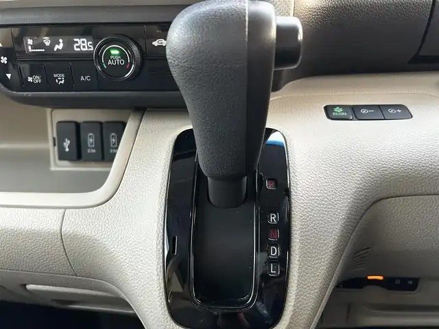 ホンダ Ｎ ＢＯＸ G L ホンダセンシング 富山県 2019(平31)年 5.3万km ルナシルバーM ギャザーズナビ/両側パワースライドドア/ホンダセンシング/レーダークルーズコントロール/オートライト/ＬＥＤヘッドライト/バックカメラ/ＵＳＢポート/スマートキーｘ２/プッシュスタート