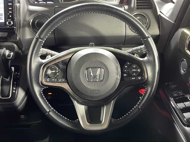 ホンダ Ｎ ＢＯＸ G L ターボ ホンダセンシング 広島県 2018(平30)年 4.6万km シャイニンググレーM 純正９型ナビ　/クルーズコントロール　/衝突軽減　/レーンキープ　/オートハイビーム　/バックカメラ　/両側パワースライドドア　/Ｂｌｕｅｔｏｏｔｈ　/電動パーキングブレーキ　/ドライブレコーダー　/ＬＥＤライト　/ＥＴＣ/純正15インチアルミホイール(165/55/R15)/エアバッグ(運転席/助手席/サイド/カーテン)