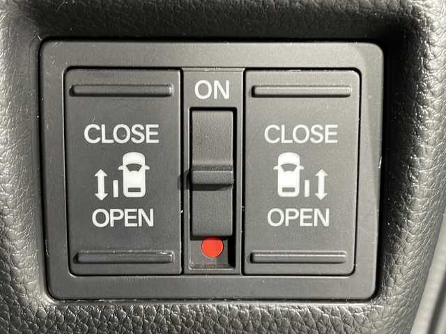 ホンダ Ｎ ＢＯＸ G L ターボ ホンダセンシング 広島県 2018(平30)年 4.6万km シャイニンググレーM 純正９型ナビ　/クルーズコントロール　/衝突軽減　/レーンキープ　/オートハイビーム　/バックカメラ　/両側パワースライドドア　/Ｂｌｕｅｔｏｏｔｈ　/電動パーキングブレーキ　/ドライブレコーダー　/ＬＥＤライト　/ＥＴＣ/純正15インチアルミホイール(165/55/R15)/エアバッグ(運転席/助手席/サイド/カーテン)