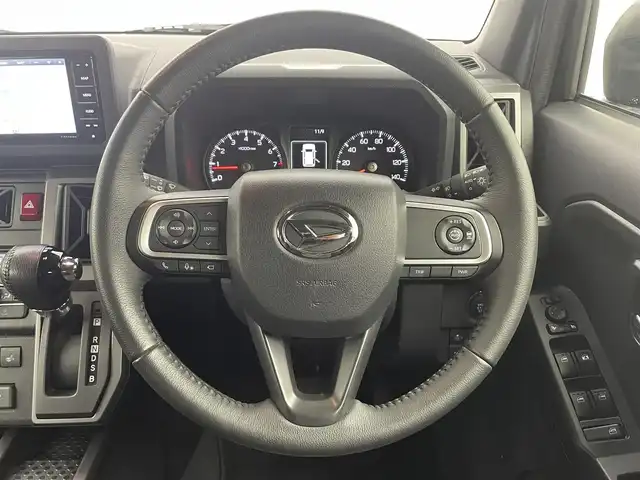 ダイハツ タフト G ターボ クロムベンチャー 宮城県 2022(令4)年 1.1万km ブラックマイカメタリック Panasonicナビ/・BT接続/フルセグTV/・CD/AM/FM/ガラスルーフ/パノラミックモニター/・バック/サイド/フロント/安全装置/・プリクラッシュセーフティ/・レーダークルーズコントロール/・レーンキープアシスト/・カーテンエアバック/14インチアルミホイール/電子パーキングブレーキ/ブレーキホールド