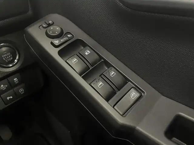 ダイハツ タフト G ターボ クロムベンチャー 宮城県 2022(令4)年 1.1万km ブラックマイカメタリック Panasonicナビ/・BT接続/フルセグTV/・CD/AM/FM/ガラスルーフ/パノラミックモニター/・バック/サイド/フロント/安全装置/・プリクラッシュセーフティ/・レーダークルーズコントロール/・レーンキープアシスト/・カーテンエアバック/14インチアルミホイール/電子パーキングブレーキ/ブレーキホールド