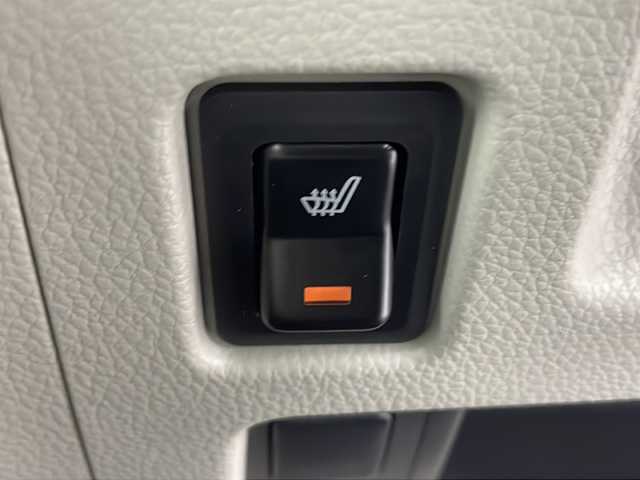 日産 デイズ ルークス S 福島県 2018(平30)年 2.7万km ホワイトパール /４WD//横滑り防止システム//衝突被害軽減システム//コーナーセンサー(前後)//シートヒーター(D席)//ホイール付スタットレスタイヤ積載//スペアキー//リモコンキー//純正フロアマット//ドアバイザー