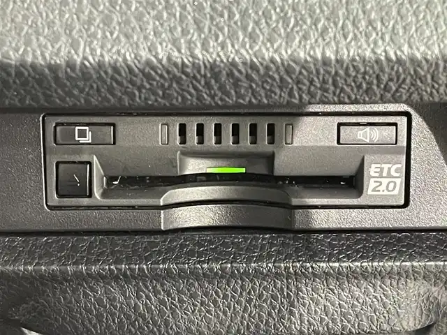 トヨタ ノア Si ダブルバイビーⅢ 愛知県 2020(令2)年 6.5万km ブラック 純正10インチナビ/モデリスタエアロ/衝突軽減ブレーキ/両側電動スライドドア/ビルトインETC2.0/LEDヘッドライト/バックカメラ/クルーズコントロール/フルセグTV/Bluetooth/コーナーセンサー/レーンキープアシスト/オートハイビーム/プッシュスタート/スマートキー/スペアキー/CD/DVD再生/アイドリングストップ/ミュージックサーバー/純正フロアマット/オートライト/禁煙車/社外17インチアルミホイール/ハーフレザーシート/ウィンカーミラー/電動格納ミラー/フォグランプ/Wエアコン/シートバックテーブル/ステアリングリモコン/ウッドコンビハンドル/横滑り防止装置