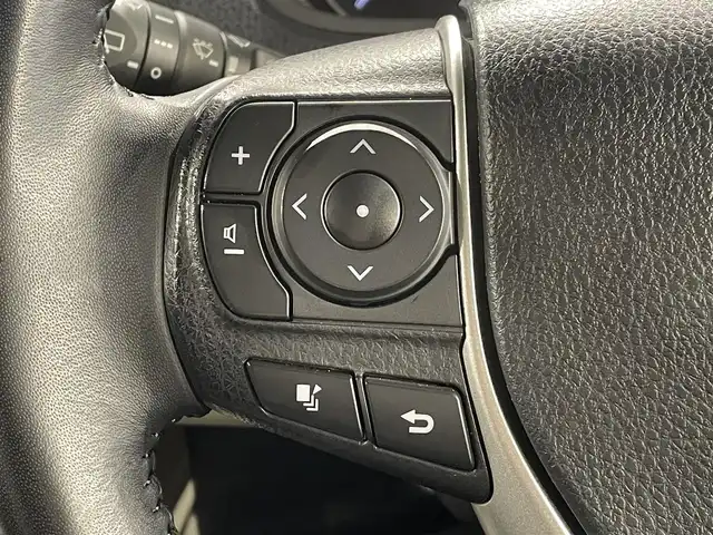 トヨタ ノア Si ダブルバイビーⅢ 愛知県 2020(令2)年 6.5万km ブラック 純正10インチナビ/モデリスタエアロ/衝突軽減ブレーキ/両側電動スライドドア/ビルトインETC2.0/LEDヘッドライト/バックカメラ/クルーズコントロール/フルセグTV/Bluetooth/コーナーセンサー/レーンキープアシスト/オートハイビーム/プッシュスタート/スマートキー/スペアキー/CD/DVD再生/アイドリングストップ/ミュージックサーバー/純正フロアマット/オートライト/禁煙車/社外17インチアルミホイール/ハーフレザーシート/ウィンカーミラー/電動格納ミラー/フォグランプ/Wエアコン/シートバックテーブル/ステアリングリモコン/ウッドコンビハンドル/横滑り防止装置