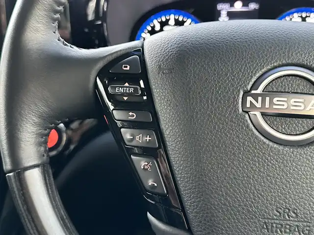 日産 エルグランド 250HWS プレミアム アーバンクロム 島根県 2023(令5)年 2.2万km 黒 登録時走行距離 21308km/ワンオーナー/純正SDナビ（MJ322D-W）/フルセグTV/オットマン/両側パワースライドドア/純正OPフロントスポイラー/エマージェンシーブレーキ/全方位カメラ/パワーバックドア/ブラインドスポットモニター/LEDヘッドライト/パワーシート（運転席/助手席）/シートメモリー（運転席）/シートヒーター（運転席/助手席）/スマートキー/ウィンカーミラー/電動格納ミラー/ビルトインETC/プッシュスタート/純正アルミ18インチ