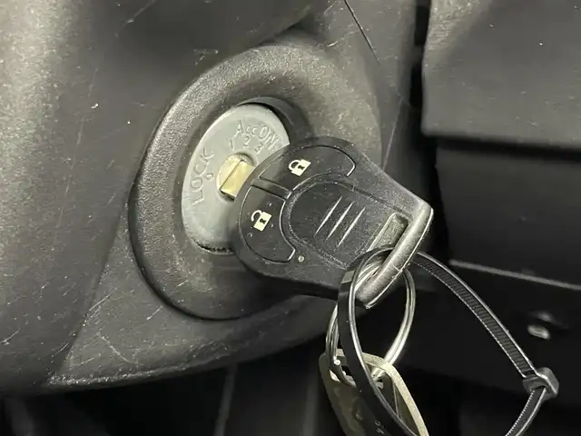 日産 エクストレイル 20S 埼玉県 2009(平21)年 5.2万km ダイヤモンドブラック 純正ナビ　バックカメラ　ＥＴＣ　ヘッドライトレベライザー　エアコン　フロアマット　ＤＶＤ再生　純正アルミホイール　リモコンキー　オート格納ミラー　パワーステアリング　パワーウインドウ　地デジＴＶ