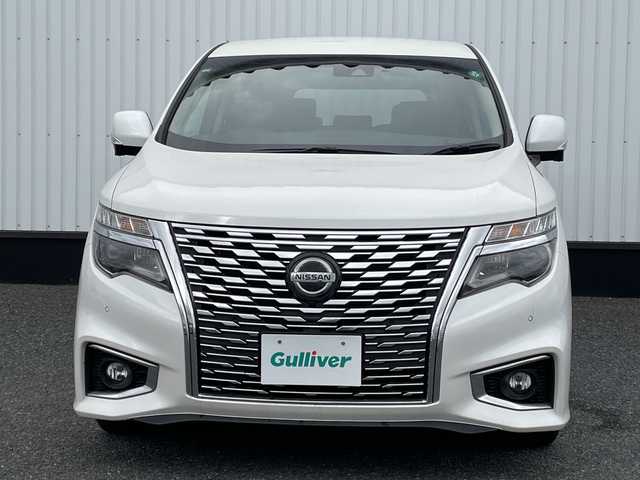 日産 エルグランド 250ハイウェイスターS 千葉県 2020(令2)年 2.1万km ピュアホワイトパール 純正メモリナビ/(フルセグTV/BT/CD/DVD/FM/AM)/全周囲カメラ/ナビ連動前後ドライブレコーダー/ブラインドスポットモニター/衝突被害軽減システム/車線逸脱警報/クルーズコントロール/ハーフレザーシート/両側パワースライドドア/横滑り防止装置/ビルトインETC/LEDヘッドライト/フォグランプ/オートライト/ウィンカーミラー/電動格納ミラー/純正18インチAW/シートリフター/プッシュスタート/スマートキー/フロアマット
