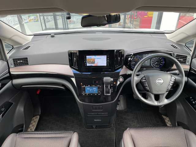 日産 エルグランド 250ハイウェイスターS 千葉県 2020(令2)年 2.1万km ピュアホワイトパール 純正メモリナビ/(フルセグTV/BT/CD/DVD/FM/AM)/全周囲カメラ/ナビ連動前後ドライブレコーダー/ブラインドスポットモニター/衝突被害軽減システム/車線逸脱警報/クルーズコントロール/ハーフレザーシート/両側パワースライドドア/横滑り防止装置/ビルトインETC/LEDヘッドライト/フォグランプ/オートライト/ウィンカーミラー/電動格納ミラー/純正18インチAW/シートリフター/プッシュスタート/スマートキー/フロアマット