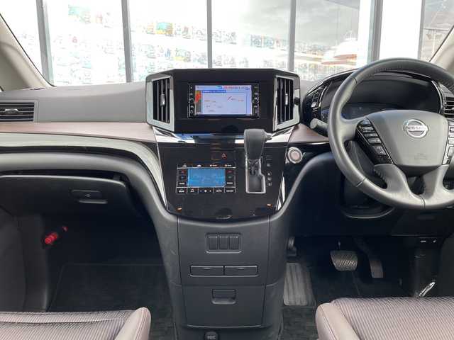 日産 エルグランド 250ハイウェイスターS 千葉県 2020(令2)年 2.1万km ピュアホワイトパール 純正メモリナビ/(フルセグTV/BT/CD/DVD/FM/AM)/全周囲カメラ/ナビ連動前後ドライブレコーダー/ブラインドスポットモニター/衝突被害軽減システム/車線逸脱警報/クルーズコントロール/ハーフレザーシート/両側パワースライドドア/横滑り防止装置/ビルトインETC/LEDヘッドライト/フォグランプ/オートライト/ウィンカーミラー/電動格納ミラー/純正18インチAW/シートリフター/プッシュスタート/スマートキー/フロアマット