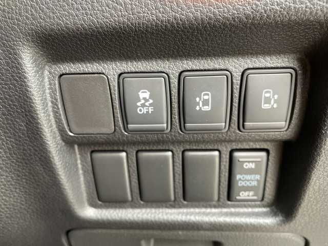 日産 エルグランド 250ハイウェイスターS 千葉県 2020(令2)年 2.1万km ピュアホワイトパール 純正メモリナビ/(フルセグTV/BT/CD/DVD/FM/AM)/全周囲カメラ/ナビ連動前後ドライブレコーダー/ブラインドスポットモニター/衝突被害軽減システム/車線逸脱警報/クルーズコントロール/ハーフレザーシート/両側パワースライドドア/横滑り防止装置/ビルトインETC/LEDヘッドライト/フォグランプ/オートライト/ウィンカーミラー/電動格納ミラー/純正18インチAW/シートリフター/プッシュスタート/スマートキー/フロアマット