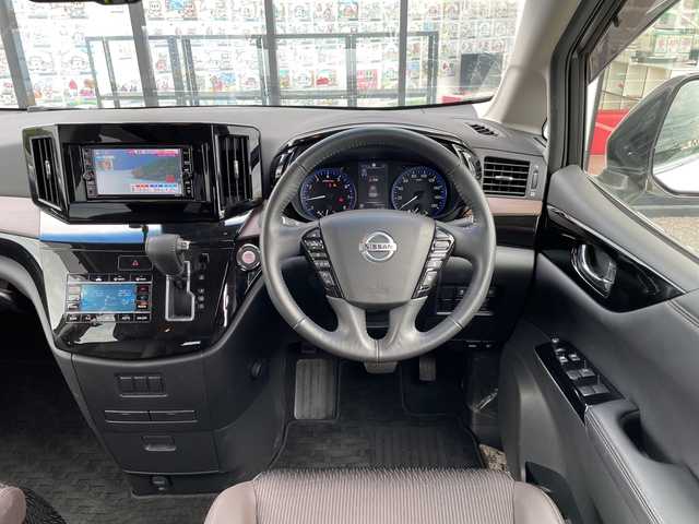 日産 エルグランド 250ハイウェイスターS 千葉県 2020(令2)年 2.1万km ピュアホワイトパール 純正メモリナビ/(フルセグTV/BT/CD/DVD/FM/AM)/全周囲カメラ/ナビ連動前後ドライブレコーダー/ブラインドスポットモニター/衝突被害軽減システム/車線逸脱警報/クルーズコントロール/ハーフレザーシート/両側パワースライドドア/横滑り防止装置/ビルトインETC/LEDヘッドライト/フォグランプ/オートライト/ウィンカーミラー/電動格納ミラー/純正18インチAW/シートリフター/プッシュスタート/スマートキー/フロアマット