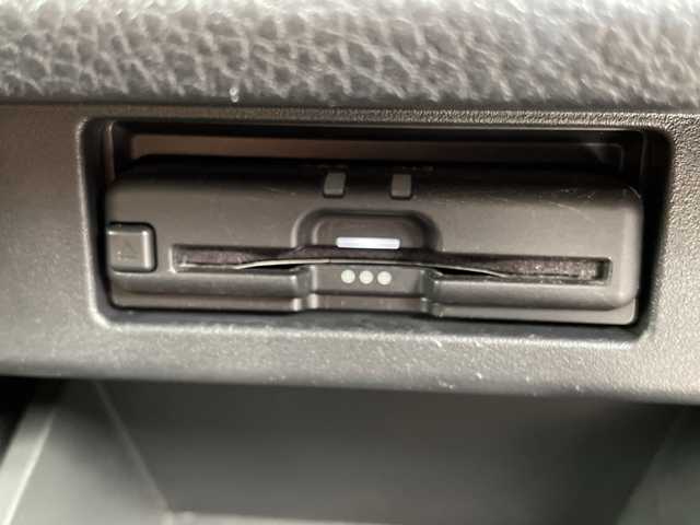 日産 エルグランド 250ハイウェイスターS 千葉県 2020(令2)年 2.1万km ピュアホワイトパール 純正メモリナビ/(フルセグTV/BT/CD/DVD/FM/AM)/全周囲カメラ/ナビ連動前後ドライブレコーダー/ブラインドスポットモニター/衝突被害軽減システム/車線逸脱警報/クルーズコントロール/ハーフレザーシート/両側パワースライドドア/横滑り防止装置/ビルトインETC/LEDヘッドライト/フォグランプ/オートライト/ウィンカーミラー/電動格納ミラー/純正18インチAW/シートリフター/プッシュスタート/スマートキー/フロアマット