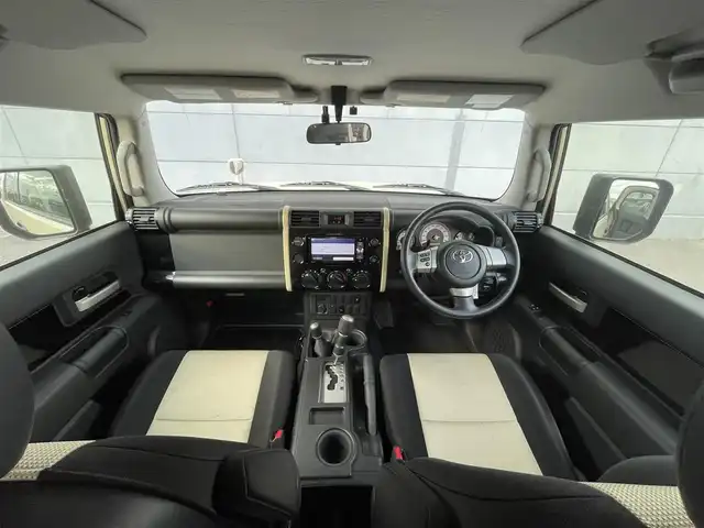 トヨタ ＦＪクルーザー ファイナルエディション 千葉県 2017(平29)年 5.4万km ベージュ 専用ボディ色/ブラックメッシュグリル/ブラックバンパー/ブラックミラー/ヒーター付き/サイドステップ/ルーフキャリア/TRD16インチAW/クルーズコントロール/社外メモリナビ(AVIC-RW901)/・フルセグ/BT/DVD/CD/バックカメラ/コーナーセンサー(後)/ETC/キーレスエントリー/純正フロアマット/純正AW車載(タイヤ付き)