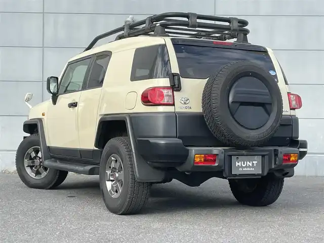 トヨタ ＦＪクルーザー ファイナルエディション 千葉県 2017(平29)年 5.4万km ベージュ 専用ボディ色/ブラックメッシュグリル/ブラックバンパー/ブラックミラー/ヒーター付き/サイドステップ/ルーフキャリア/TRD16インチAW/クルーズコントロール/社外メモリナビ(AVIC-RW901)/・フルセグ/BT/DVD/CD/バックカメラ/コーナーセンサー(後)/ETC/キーレスエントリー/純正フロアマット/純正AW車載(タイヤ付き)