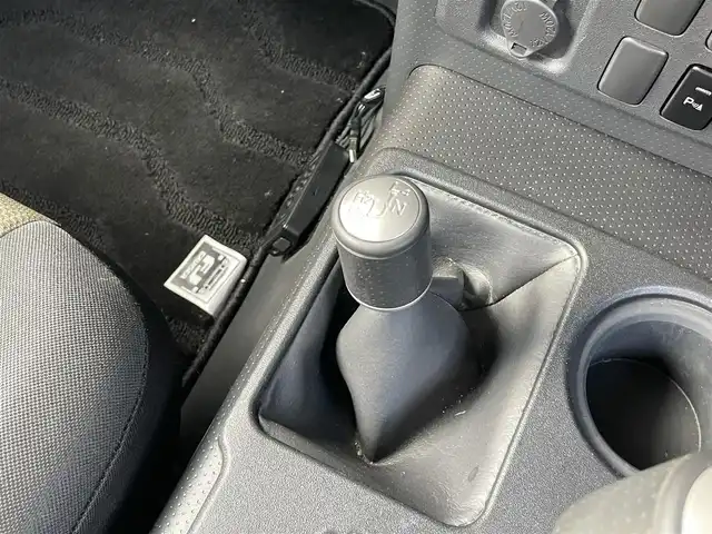 トヨタ ＦＪクルーザー ファイナルエディション 千葉県 2017(平29)年 5.4万km ベージュ 専用ボディ色/ブラックメッシュグリル/ブラックバンパー/ブラックミラー/ヒーター付き/サイドステップ/ルーフキャリア/TRD16インチAW/クルーズコントロール/社外メモリナビ(AVIC-RW901)/・フルセグ/BT/DVD/CD/バックカメラ/コーナーセンサー(後)/ETC/キーレスエントリー/純正フロアマット/純正AW車載(タイヤ付き)