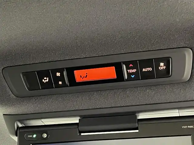 トヨタ ノア Si 福島県 2017(平29)年 3.8万km ブラック トヨタセーフティセンス/・衝突軽減/・車線逸脱警報/・オートハイビーム/フリップダウンモニター/純正１０インチナビ/・型番；NSZN-Z66T/・フルセグ/TV/BT/SD/USB/HDMI/CD/DVD/FM/AM/バックカメラ/両側パワースライドドア/レーダークルーズコントロール/LEDオートライト/・フォグライト/純正アルミホイール付きサマータイヤ/ETC/革ステアリング/・ステアリングリモコン/ロールサンシェード/純正フロアマット/純正ドアバイザー/ウィンカーミラー/・オートミラー/アイドリングストップ/プッシュスタート/・スマートキー