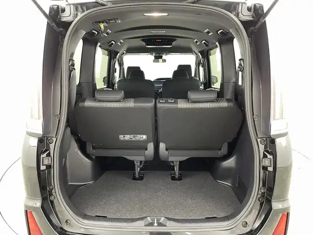 トヨタ ノア Si 福島県 2017(平29)年 3.8万km ブラック トヨタセーフティセンス/・衝突軽減/・車線逸脱警報/・オートハイビーム/フリップダウンモニター/純正１０インチナビ/・型番；NSZN-Z66T/・フルセグ/TV/BT/SD/USB/HDMI/CD/DVD/FM/AM/バックカメラ/両側パワースライドドア/レーダークルーズコントロール/LEDオートライト/・フォグライト/純正アルミホイール付きサマータイヤ/ETC/革ステアリング/・ステアリングリモコン/ロールサンシェード/純正フロアマット/純正ドアバイザー/ウィンカーミラー/・オートミラー/アイドリングストップ/プッシュスタート/・スマートキー