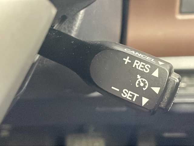 トヨタ エスクァイア Gi 沖縄県 2015(平27)年 4.7万km スパークリングブラックパールクリスタルシャイン 純正ナビ 【NSZT-W64】/　(TV Bluetooth CD/DVD)　/フリップダウンモニター　/バックカメラ　/両側パワースライドドア　/前後ドライブレコーダー　/クルーズコントロール　/プッシュスタート　/スマートキー　/レザーシート　/ＥＴＣ