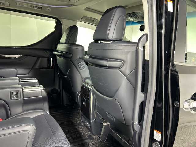 トヨタ アルファード S Cパッケージ 神奈川県 2018(平30)年 4.1万km ブラック トヨタセーフティセンス/純正メーカーオプションナビ/・BT/フルセグTV/CD/DVD/SD/BD/USB/純正フリップダウンモニター/ツインムーンルーフ/JBLプレミアムサウンド/パーキングアシスト/ブラインドスポットモニター/レザー調シート/パワーシート(D/N/二)/メモリシート(D)/シートヒーター(D/N)/ベンチレーション(D/N)/MTモード/電動サイドブレーキ/オートブレーキホールド/三眼LEDヘッドライト/フォグランプ/ウッドコンビステアリング/ステアリングスイッチ/Autoライト/ステアリングヒーター/ビルトインETC2.0/前後ドライブレコーダー/パワーバックドア/自動防眩ミラー/電動格納ミラー/ウィンカーミラー/シーケンシャルウィンカー/純正フロアマット/純正アルミホイール/純正ドアバイザー