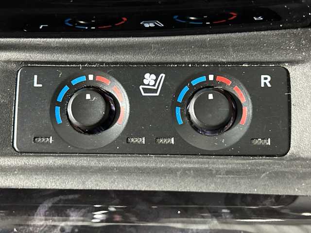 トヨタ アルファード S Cパッケージ 神奈川県 2018(平30)年 4.1万km ブラック トヨタセーフティセンス/純正メーカーオプションナビ/・BT/フルセグTV/CD/DVD/SD/BD/USB/純正フリップダウンモニター/ツインムーンルーフ/JBLプレミアムサウンド/パーキングアシスト/ブラインドスポットモニター/レザー調シート/パワーシート(D/N/二)/メモリシート(D)/シートヒーター(D/N)/ベンチレーション(D/N)/MTモード/電動サイドブレーキ/オートブレーキホールド/三眼LEDヘッドライト/フォグランプ/ウッドコンビステアリング/ステアリングスイッチ/Autoライト/ステアリングヒーター/ビルトインETC2.0/前後ドライブレコーダー/パワーバックドア/自動防眩ミラー/電動格納ミラー/ウィンカーミラー/シーケンシャルウィンカー/純正フロアマット/純正アルミホイール/純正ドアバイザー