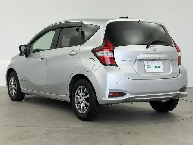 日産 ノート e－パワー X 愛知県 2016(平28)年 6.7万km ブリリアントシルバー 純正ナビ（TV・Bluetooth・ラジオ）/全方位カメラ/デジタルインナーミラー/コーナーセンサー/衝突軽減ブレーキ/横滑り防止装置/LEDオートライト/純正フロアマット/純正アルミホイール/プッシュスタート/オートエアコン