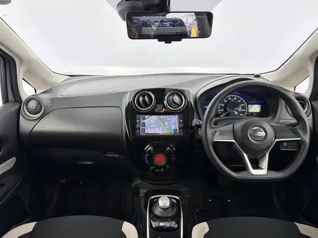 日産 ノート e－パワー X 愛知県 2016(平28)年 6.7万km ブリリアントシルバー 純正ナビ（TV・Bluetooth・ラジオ）/全方位カメラ/デジタルインナーミラー/コーナーセンサー/衝突軽減ブレーキ/横滑り防止装置/LEDオートライト/純正フロアマット/純正アルミホイール/プッシュスタート/オートエアコン