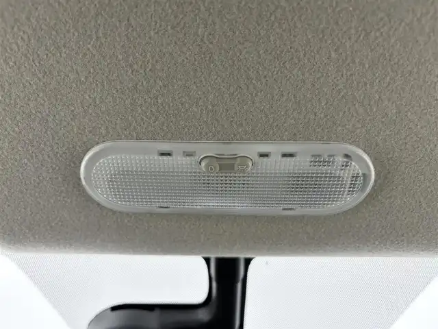 日産 ノート e－パワー X 愛知県 2016(平28)年 6.7万km ブリリアントシルバー 純正ナビ（TV・Bluetooth・ラジオ）/全方位カメラ/デジタルインナーミラー/コーナーセンサー/衝突軽減ブレーキ/横滑り防止装置/LEDオートライト/純正フロアマット/純正アルミホイール/プッシュスタート/オートエアコン