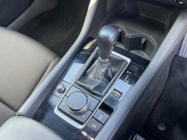 マツダ マツダ３ファストバック 15S ツーリング 新潟県 2020(令2)年 1.7万km ポリメタルグレーM 純正メモリナビ/(Bluetooth/AM/FM/CD/DVD)/フルセグTV/クルーズコントロール/バックカメラ/衝突軽減システム/ブラインドスポットアシスト/純正AW付サマータイヤ/純正フロアマット/LEDヘッドライト/LEDフォグライト/ステアリングスイッチ/電動格納ミラー