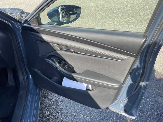 マツダ マツダ３ファストバック 15S ツーリング 新潟県 2020(令2)年 1.7万km ポリメタルグレーM 純正メモリナビ/(Bluetooth/AM/FM/CD/DVD)/フルセグTV/クルーズコントロール/バックカメラ/衝突軽減システム/ブラインドスポットアシスト/純正AW付サマータイヤ/純正フロアマット/LEDヘッドライト/LEDフォグライト/ステアリングスイッチ/電動格納ミラー