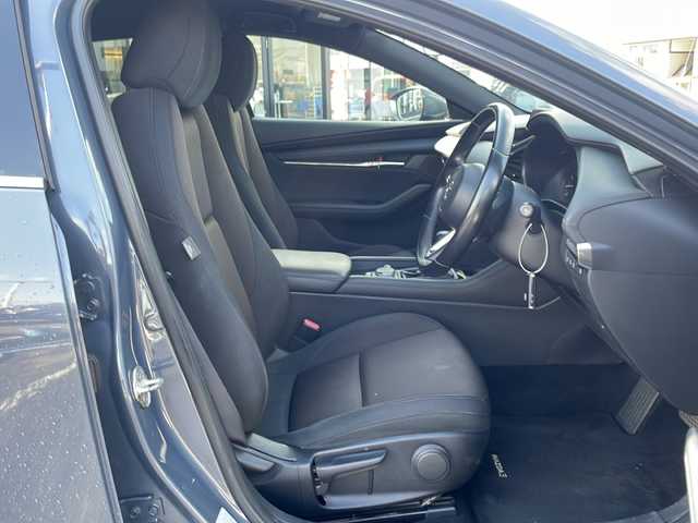 マツダ マツダ３ファストバック 15S ツーリング 新潟県 2020(令2)年 1.7万km ポリメタルグレーM 純正メモリナビ/(Bluetooth/AM/FM/CD/DVD)/フルセグTV/クルーズコントロール/バックカメラ/衝突軽減システム/ブラインドスポットアシスト/純正AW付サマータイヤ/純正フロアマット/LEDヘッドライト/LEDフォグライト/ステアリングスイッチ/電動格納ミラー