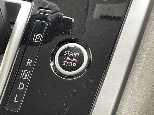 日産 セレナ G 千葉県 2016(平28)年 6.9万km アズライトブルー 純正９インチナビ/ＣＤ／ＤＶＤ／ブルーレイ/クルーズコントロール/車線逸脱警報/エマージェンシー/両側パワスラ/純正フリップダウンモニター/ビルトインＥＴＣ/オートライト/フォグランプ/ＬＥＤライト/後席ＵＳＢ端子/ロールサンシェード/シートバックテーブル/フロアマット/ドアバイザー