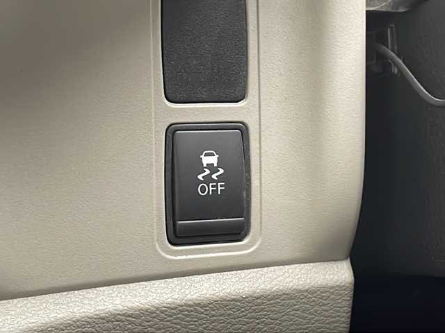 日産 セレナ G 千葉県 2016(平28)年 6.9万km アズライトブルー 純正９インチナビ/ＣＤ／ＤＶＤ／ブルーレイ/クルーズコントロール/車線逸脱警報/エマージェンシー/両側パワスラ/純正フリップダウンモニター/ビルトインＥＴＣ/オートライト/フォグランプ/ＬＥＤライト/後席ＵＳＢ端子/ロールサンシェード/シートバックテーブル/フロアマット/ドアバイザー