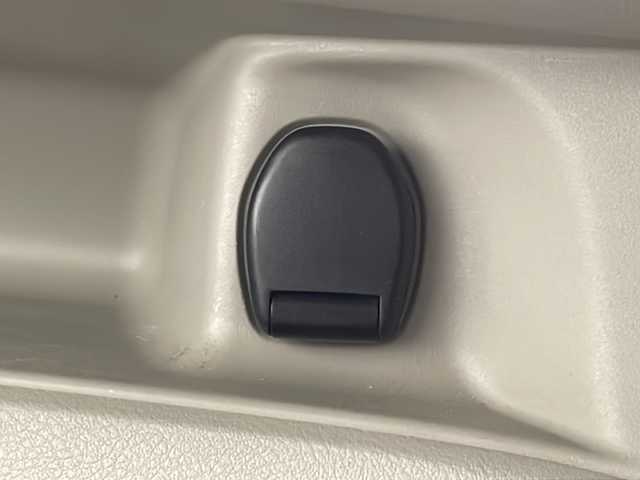 日産 セレナ G 千葉県 2016(平28)年 6.9万km アズライトブルー 純正９インチナビ/ＣＤ／ＤＶＤ／ブルーレイ/クルーズコントロール/車線逸脱警報/エマージェンシー/両側パワスラ/純正フリップダウンモニター/ビルトインＥＴＣ/オートライト/フォグランプ/ＬＥＤライト/後席ＵＳＢ端子/ロールサンシェード/シートバックテーブル/フロアマット/ドアバイザー