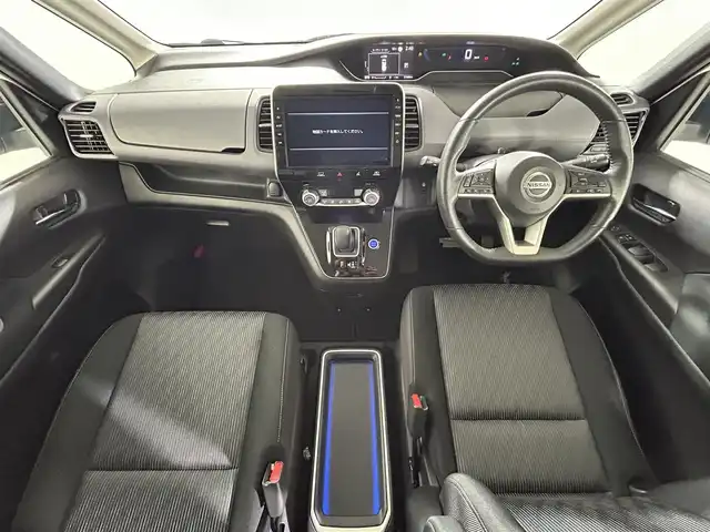 日産 セレナ e－パワー ハイウェイスター V 佐賀県 2020(令2)年 3.8万km ブリリアントホワイトパール ワンオーナー/純正10インチナビ/フルセグTV/CD/DVD/Bluetooth/全方位カメラ/衝突被害軽減システム/ブラインドスポットモニター/クルーズコントロール/クリアランスソナー/オートライト/オートマチックハイビーム/LEDヘッドライト/LEDフォグライト/純正前方ドライブレコーダー/駐車支援システム/ロードサインアシスト/両側パワースライドドア/ハンズフリースライドドア/シートバックテーブル/後席サンシェード/運転席・助手席シートヒーター/ISOFIX対応/ステアリングヒーター/純正フロントスポイラー/純正15インチアルミホイール/純正フロアマット/ドアバイザー/スマートキー