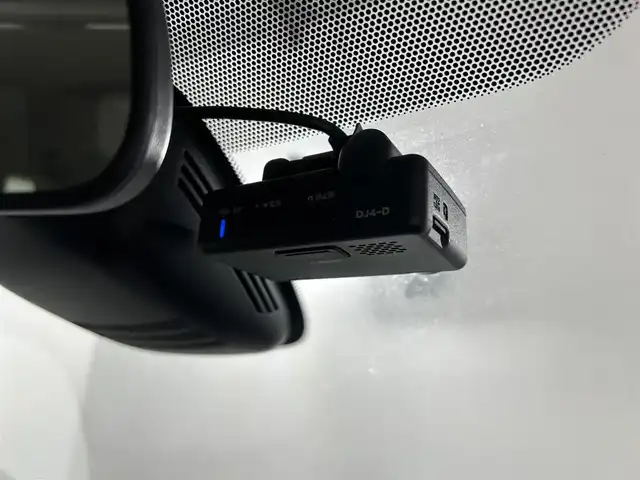 日産 セレナ e－パワー ハイウェイスター V 佐賀県 2020(令2)年 3.8万km ブリリアントホワイトパール ワンオーナー/純正10インチナビ/フルセグTV/CD/DVD/Bluetooth/全方位カメラ/衝突被害軽減システム/ブラインドスポットモニター/クルーズコントロール/クリアランスソナー/オートライト/オートマチックハイビーム/LEDヘッドライト/LEDフォグライト/純正前方ドライブレコーダー/駐車支援システム/ロードサインアシスト/両側パワースライドドア/ハンズフリースライドドア/シートバックテーブル/後席サンシェード/運転席・助手席シートヒーター/ISOFIX対応/ステアリングヒーター/純正フロントスポイラー/純正15インチアルミホイール/純正フロアマット/ドアバイザー/スマートキー