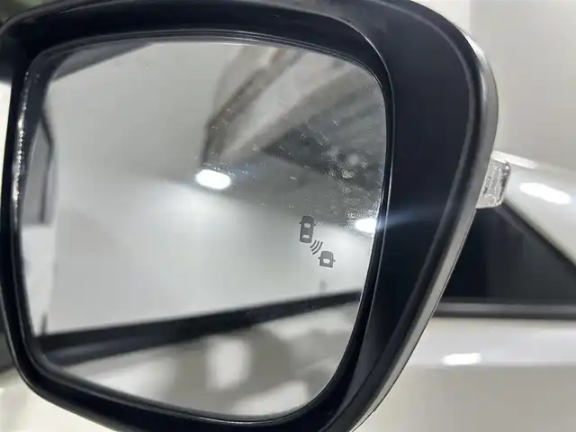 日産 セレナ e－パワー ハイウェイスター V 佐賀県 2020(令2)年 3.8万km ブリリアントホワイトパール ワンオーナー/純正10インチナビ/フルセグTV/CD/DVD/Bluetooth/全方位カメラ/衝突被害軽減システム/ブラインドスポットモニター/クルーズコントロール/クリアランスソナー/オートライト/オートマチックハイビーム/LEDヘッドライト/LEDフォグライト/純正前方ドライブレコーダー/駐車支援システム/ロードサインアシスト/両側パワースライドドア/ハンズフリースライドドア/シートバックテーブル/後席サンシェード/運転席・助手席シートヒーター/ISOFIX対応/ステアリングヒーター/純正フロントスポイラー/純正15インチアルミホイール/純正フロアマット/ドアバイザー/スマートキー