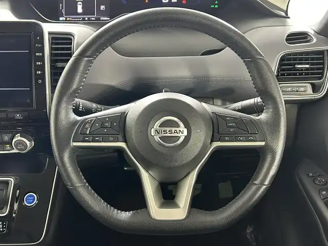 日産 セレナ e－パワー ハイウェイスター V 佐賀県 2020(令2)年 3.8万km ブリリアントホワイトパール ワンオーナー/純正10インチナビ/フルセグTV/CD/DVD/Bluetooth/全方位カメラ/衝突被害軽減システム/ブラインドスポットモニター/クルーズコントロール/クリアランスソナー/オートライト/オートマチックハイビーム/LEDヘッドライト/LEDフォグライト/純正前方ドライブレコーダー/駐車支援システム/ロードサインアシスト/両側パワースライドドア/ハンズフリースライドドア/シートバックテーブル/後席サンシェード/運転席・助手席シートヒーター/ISOFIX対応/ステアリングヒーター/純正フロントスポイラー/純正15インチアルミホイール/純正フロアマット/ドアバイザー/スマートキー