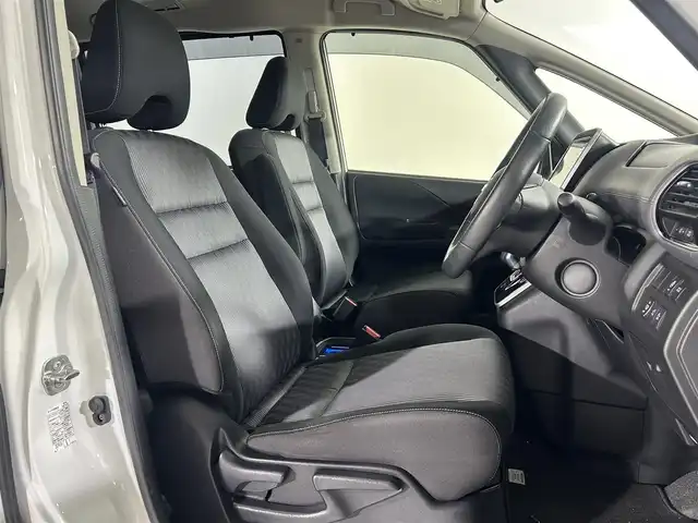 日産 セレナ e－パワー ハイウェイスター V 佐賀県 2020(令2)年 3.8万km ブリリアントホワイトパール ワンオーナー/純正10インチナビ/フルセグTV/CD/DVD/Bluetooth/全方位カメラ/衝突被害軽減システム/ブラインドスポットモニター/クルーズコントロール/クリアランスソナー/オートライト/オートマチックハイビーム/LEDヘッドライト/LEDフォグライト/純正前方ドライブレコーダー/駐車支援システム/ロードサインアシスト/両側パワースライドドア/ハンズフリースライドドア/シートバックテーブル/後席サンシェード/運転席・助手席シートヒーター/ISOFIX対応/ステアリングヒーター/純正フロントスポイラー/純正15インチアルミホイール/純正フロアマット/ドアバイザー/スマートキー