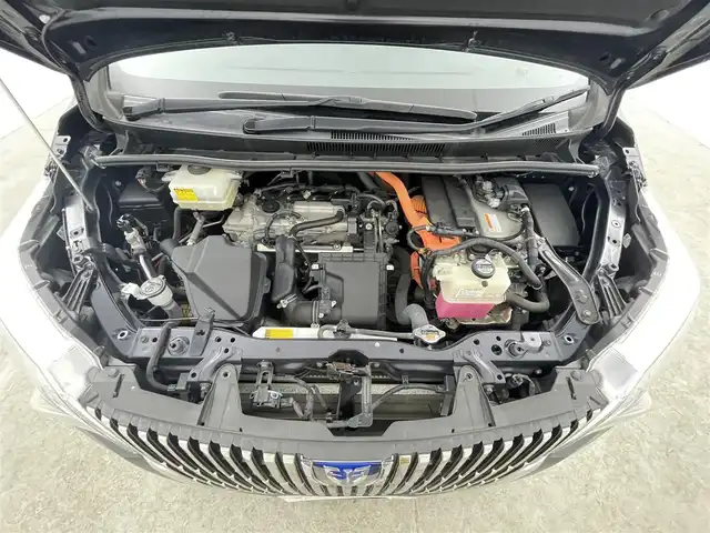 トヨタ エスクァイア ハイブリッド Gi 千葉県 2014(平26)年 6.6万km スパークリングブラックパールクリスタルシャイン 両側電動ドア/クルーズコントロール/社外9インチメモリナビ/・型番：CN-F1D/・CD/DVD/Blu-ray/Bluetooth/フルセグTV/・バックカメラ/・ビルトインETC/革巻きステアリング/・ステアリングスイッチ/レザーシート/・DNシートヒーター/左右独立エアコン/置くだけ充電/純正フロアマット/純正15インチAW/オートライト/・LEDヘッドライト/・フォグランプ