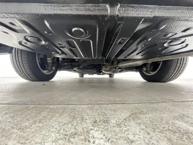 トヨタ エスクァイア ハイブリッド Gi 千葉県 2014(平26)年 6.6万km スパークリングブラックパールクリスタルシャイン 両側電動ドア/クルーズコントロール/社外9インチメモリナビ/・型番：CN-F1D/・CD/DVD/Blu-ray/Bluetooth/フルセグTV/・バックカメラ/・ビルトインETC/革巻きステアリング/・ステアリングスイッチ/レザーシート/・DNシートヒーター/左右独立エアコン/置くだけ充電/純正フロアマット/純正15インチAW/オートライト/・LEDヘッドライト/・フォグランプ