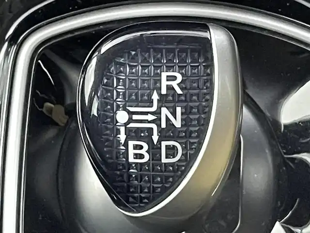 トヨタ エスクァイア ハイブリッド Gi 千葉県 2014(平26)年 6.6万km スパークリングブラックパールクリスタルシャイン 両側電動ドア/クルーズコントロール/社外9インチメモリナビ/・型番：CN-F1D/・CD/DVD/Blu-ray/Bluetooth/フルセグTV/・バックカメラ/・ビルトインETC/革巻きステアリング/・ステアリングスイッチ/レザーシート/・DNシートヒーター/左右独立エアコン/置くだけ充電/純正フロアマット/純正15インチAW/オートライト/・LEDヘッドライト/・フォグランプ