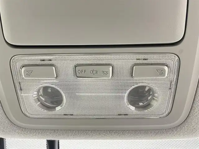 トヨタ エスクァイア ハイブリッド Gi 千葉県 2014(平26)年 6.6万km スパークリングブラックパールクリスタルシャイン 両側電動ドア/クルーズコントロール/社外9インチメモリナビ/・型番：CN-F1D/・CD/DVD/Blu-ray/Bluetooth/フルセグTV/・バックカメラ/・ビルトインETC/革巻きステアリング/・ステアリングスイッチ/レザーシート/・DNシートヒーター/左右独立エアコン/置くだけ充電/純正フロアマット/純正15インチAW/オートライト/・LEDヘッドライト/・フォグランプ