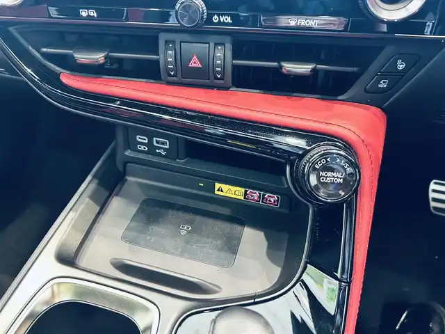 レクサス ＮＸ 350h Fスポーツ 大阪府 2022(令4)年 2.1万km ホワイトノーヴァガラスフレーク レクサスチームメイト/サンルーフ/HUD/ACC/純正ナビ/TV/360度カメラ/applecarplay/純正20インチAW/三眼LEDヘッドライト/電動リアゲート/ブラインドスポット/赤黒革/パワーシート/Dシートメモリ/エアシートヒーター/ステアリングヒーター/ワイヤレス充電/デジタルインナーミラー