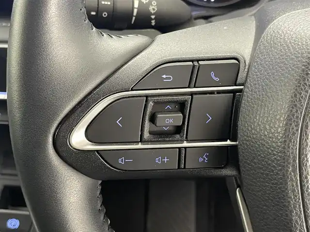 トヨタ ノア ハイブリッド S－Z 愛知県 2023(令5)年 1.2万km ホワイトパールクリスタルシャイン 純正１０．５型ナビ　モデリスタ　快適利便Ｈｉｇｈ　禁煙　バックカメラ　ＤＶＤ　前後ドラレコ　ＡＣ１００Ｖ　ＥＴＣ２．０　シートヒーター　衝突軽減　追従クルコン　ＢＳＭ　ＬＥＤライト　アドバンスドドライブ　モデリスタシグネチャーイルミ　パワーバックドア　オットマン　ハーフレザー　USBポート