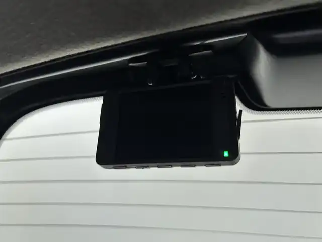 日産 ノート e－パワー メダリスト 佐賀県 2018(平30)年 6.1万km ダークメタルグレー 純正7インチナビ/フルセグTV/DVD/CD/Bluetooth/全方位カメラ/衝突被害軽減システム/レーダークルーズコントロール/レーンアシスト/オートライト/オートマチックハイビーム/LEDヘッドライト/LEDフォグライト/横滑り防止装置/デジタルインナールームミラー/前後ドライブレコーダー/ETC/クリアランスソナー/ハーフレザーシート/ISOFIX対応/純正フロアマット/純正15インチアルミホイール/スマートキー/プッシュスタート/電動格納ミラー