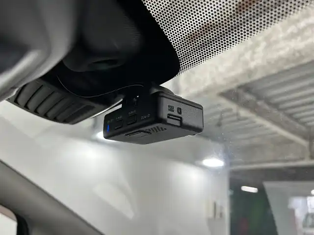 日産 ノート e－パワー メダリスト 佐賀県 2018(平30)年 6.1万km ダークメタルグレー 純正7インチナビ/フルセグTV/DVD/CD/Bluetooth/全方位カメラ/衝突被害軽減システム/レーダークルーズコントロール/レーンアシスト/オートライト/オートマチックハイビーム/LEDヘッドライト/LEDフォグライト/横滑り防止装置/デジタルインナールームミラー/前後ドライブレコーダー/ETC/クリアランスソナー/ハーフレザーシート/ISOFIX対応/純正フロアマット/純正15インチアルミホイール/スマートキー/プッシュスタート/電動格納ミラー