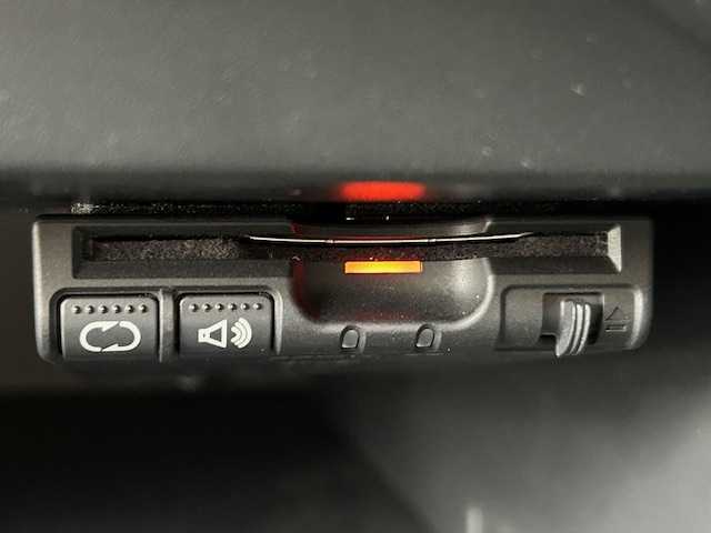 日産 ノート e－パワー X 栃木県 2017(平29)年 3.2万km ブリリアントシルバー エマージェンシーブレーキ/純正メモリナビ/フルセグTV/DVD/Bluetooth/USB/MSV/アラウンドビューモニター/ETC/ドライブレコーダー/インテリジェントルームミラー/スマートキー/プッシュEgスタート/スペアキー/LEDヘッドライト/オートライト/ステアリングリモコン/純正フロアマット/保証書/取説